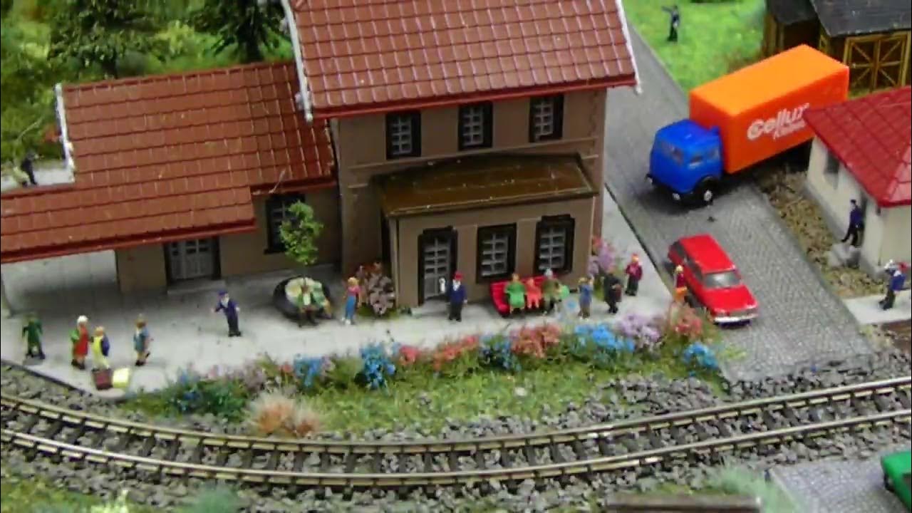 Marklin Z Scale Briefcase Layout YouTube