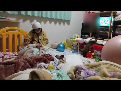 Eテレおかあさんといっしょファンターネ！オープニングテーマ（OP歌）【みもも・やころ・ルチータ】をママの膝枕で麦茶飲みながら見る5歳児男の子（自閉性スペクトラム症）