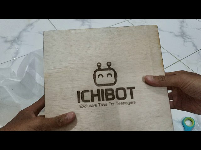 Unboxing robot line follower ichibot Ultimate 4s class=