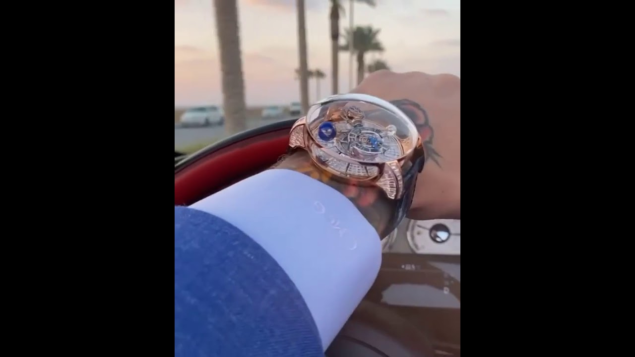 UFC Star Conor McGregor Buys Rolls-Royce Dawn And Two Watches Worth $4m Ahead Of Jan. 24th Fight