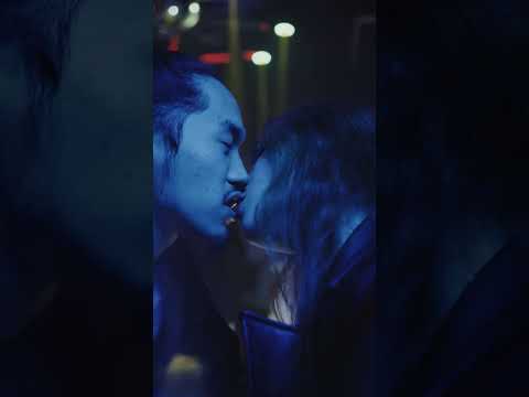 couple kissing at the club