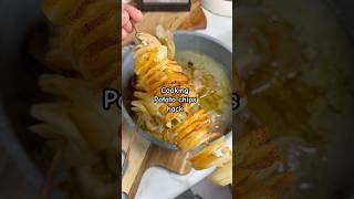 Cooking life hack! Make spiral potato chips in minutes with this tip #lifehack #kitchentips #diy