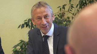 Wir vermitteln Fach und Fuhrungskrafte Headhunting Direct Search