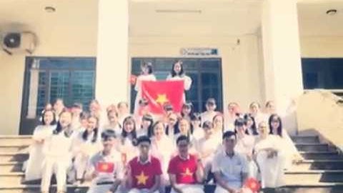 Cuộc thi Dưới bóng cờ Tổ Quốc 10D23 THPT Phan Châu Trinh