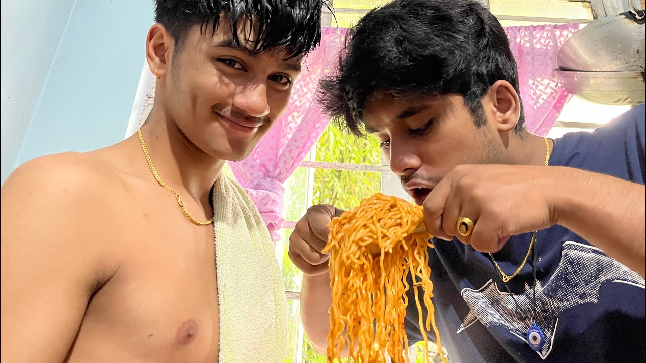 EATING CURRENT FOR THE FIRST TIME |sikkimvlogs|