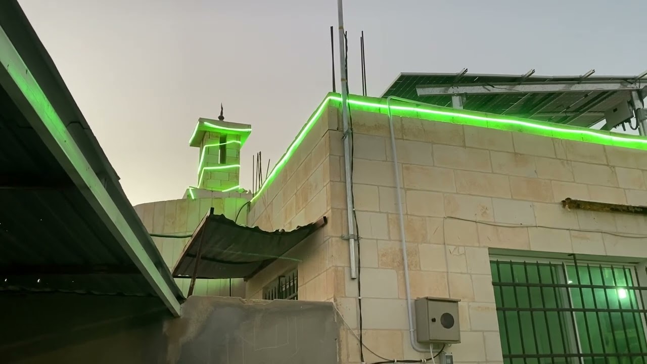 عندما يتجلى الابداع من الشيخ معروف الشريف مقام بيات حسيني آذان المغرب قبل قليل بتاريخ 19/12/2024