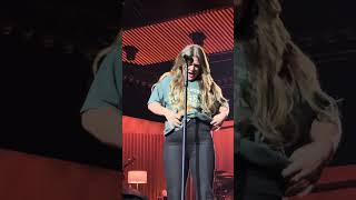Kelly Clarkson Las Vegas Studio Sessions - “All I wanted was horses” banter - 11.8.25