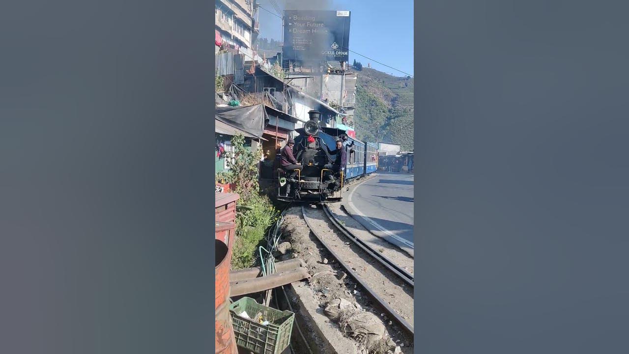 ONE AND ONLY STEAM ENGINE IN INDIA DARJEELING. STEAM LOCOMOTIVE #darjeeling #dhr #steamengine #rail