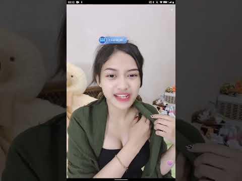 Bigo live - Si Cantik Tanktop Hitam, Tok3tnya Nyembul Menggoda