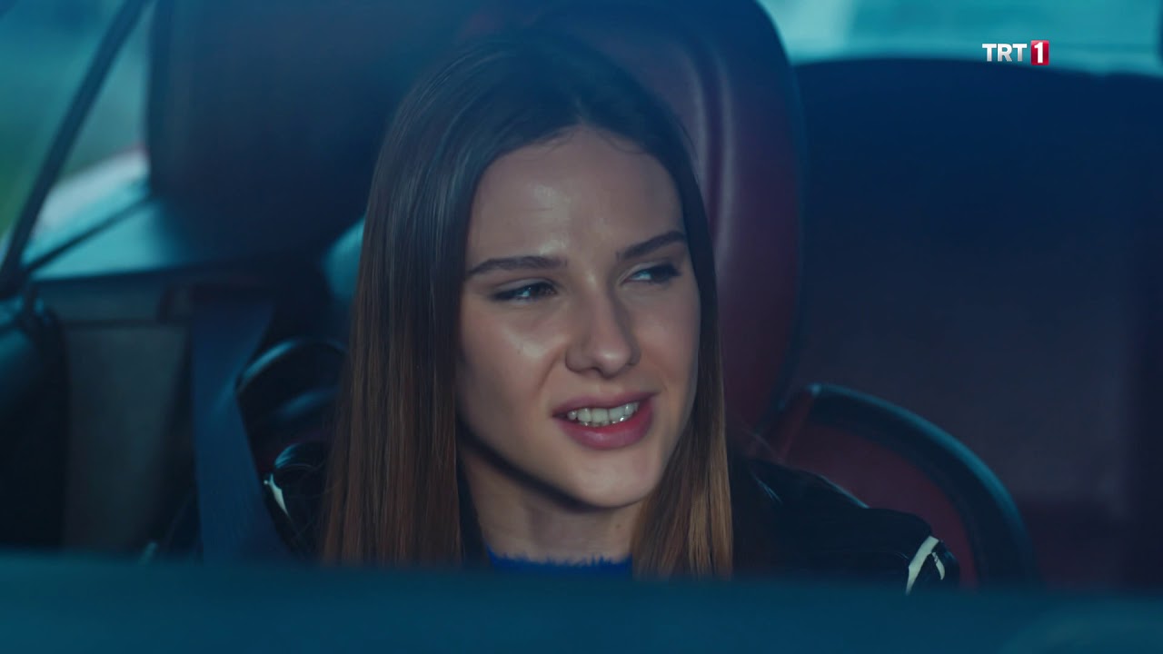 Elimi Bırakma 17. Bölüm Azra ve Cenk kavga ediyor.