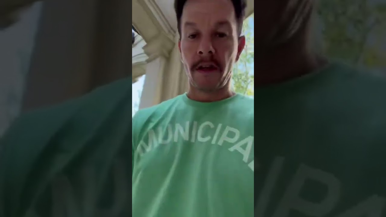 Mark Wahlberg Gets More Power Plate Pulse Massage Guns