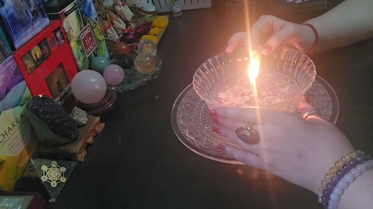 Candle wax reading ✨️ Aap jinke bare me soch rahe hai unki kya soch hai apke liye 😇timeless 💖🫠