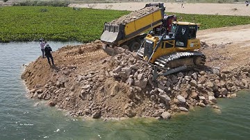 Best incredible update new road building heavy duty Operator mighty bulldozer Shantui push soils