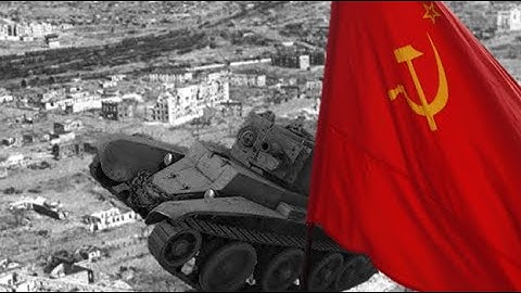 Soviet BT-7 performs a standard combat maneuver