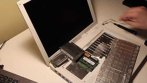 Unboxing and Diagnosing An Old Broken iBook G4
