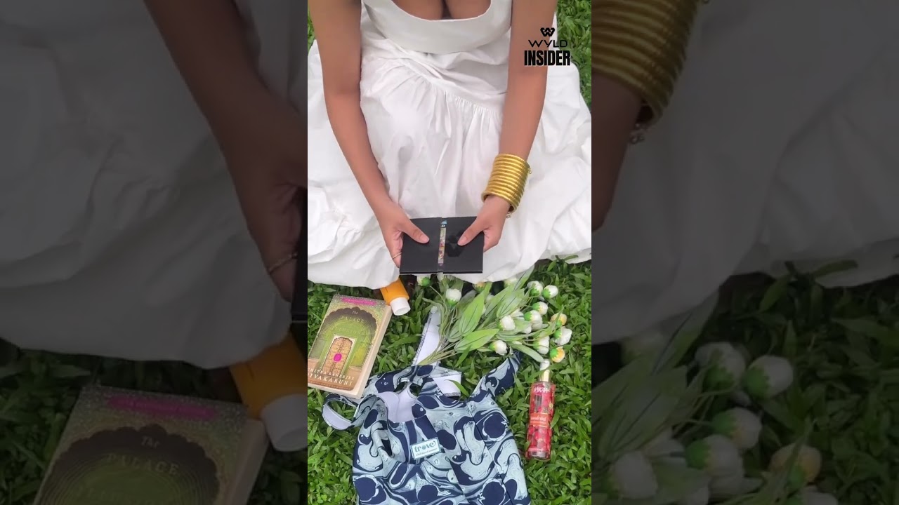 Pretty dress you must have. 