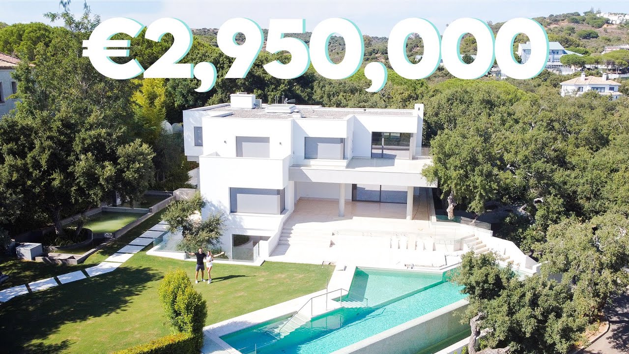 ⁣VIEWING A €2,950,000 LUXURY MODERN VILLA IN SPAIN