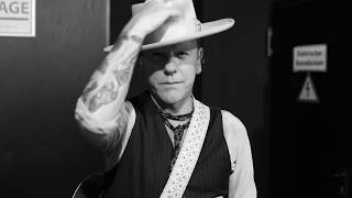 Kiefer Sutherland - This Is How It's Done (Official Video) by Kiefer Sutherland 452,979 views 5 years ago 3 minutes, 25 seconds