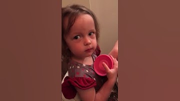 Thumbnail of Jason Isbell's daughter reacts to his singing #shorts