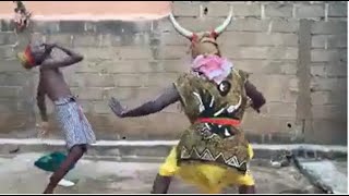 Video thumbnail of "LE FOU & son griot KASSHA - DANS DIARRA SOMA KOLOBAKARI 🤣🤣(vidéo comédie)"