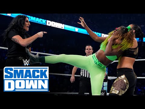 Naomi vs. Sonya Deville & Shayna Baszler – 2-on-1 Handicap Match: SmackDown, Oct. 15, 2021