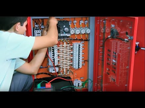Vídeo: Um painel elétrico pode ser montado lateralmente?