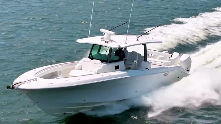 2026 HCB 42 Lujo – Quad 400HP Mercury V10 Power & Luxury Features | OneWater Yacht Group