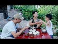 【农家的小勇】农家院吃晚饭，茄子肉馅大包子蘸醋吃，再喝一碗小米粥，太过瘾了