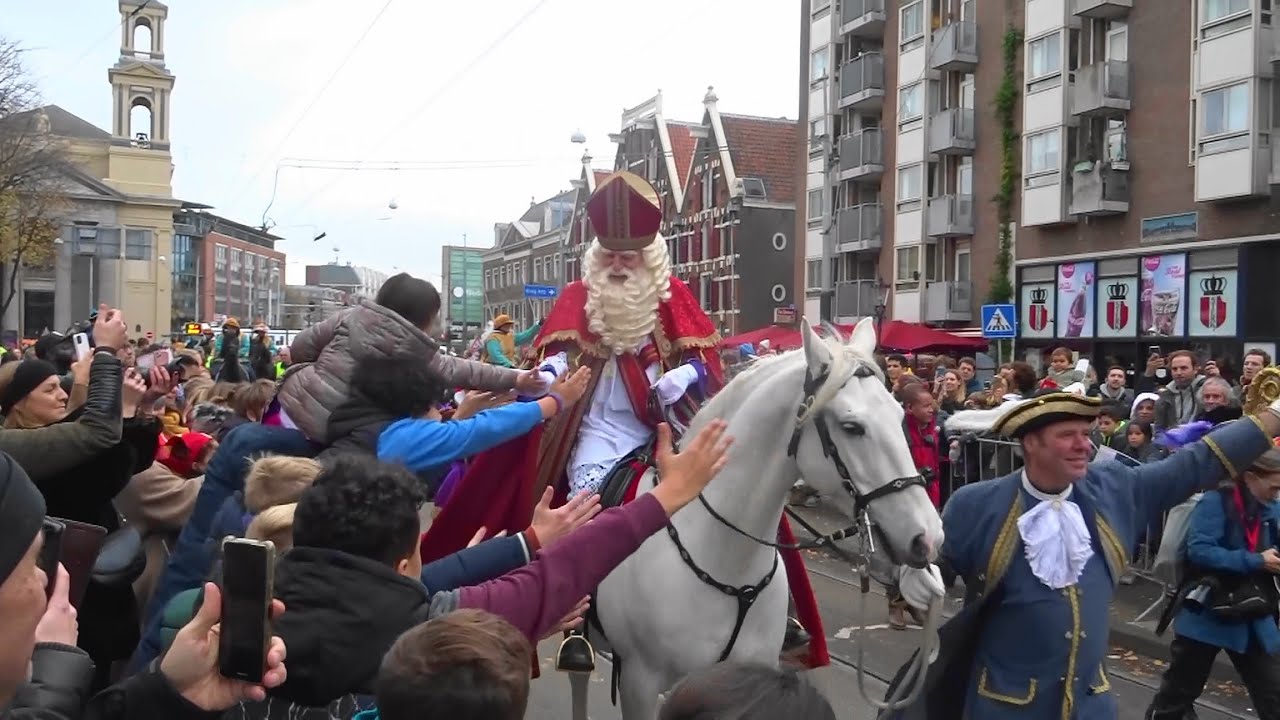 Sinterklaasintocht Amsterdam 2023 / Waterlooplein