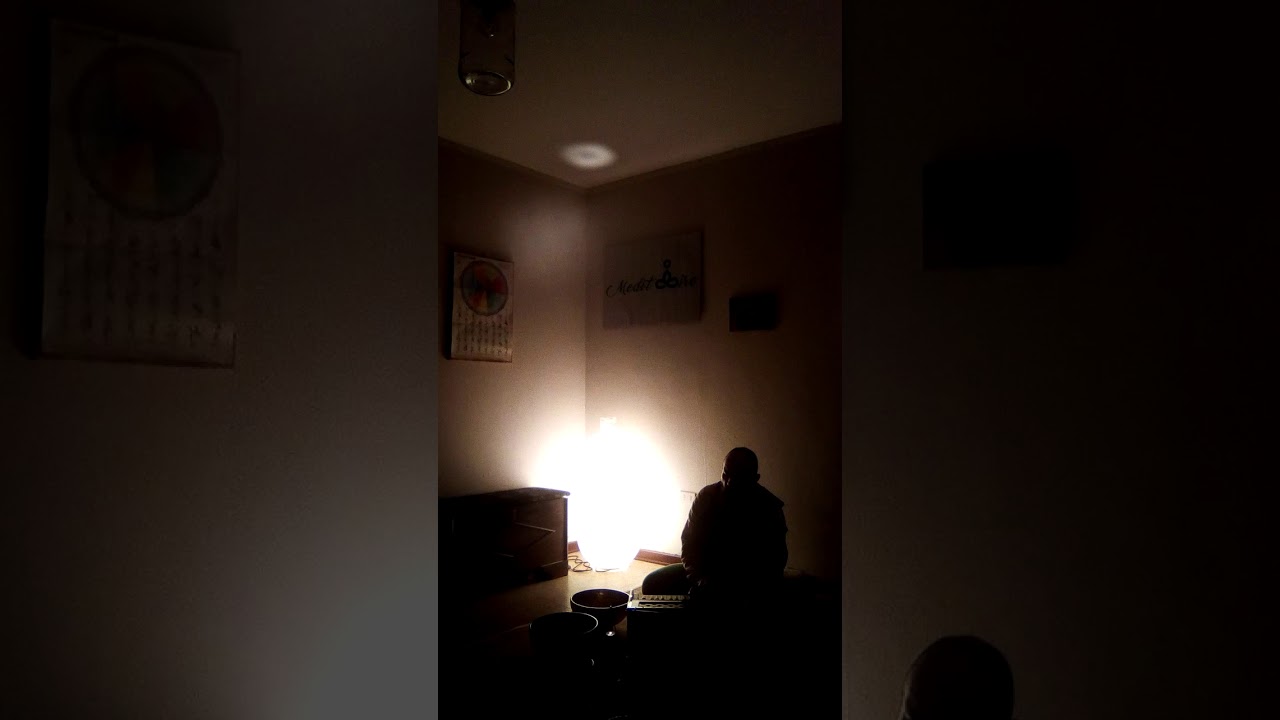 Agiamo Nell Ombra Per Servire La Luce