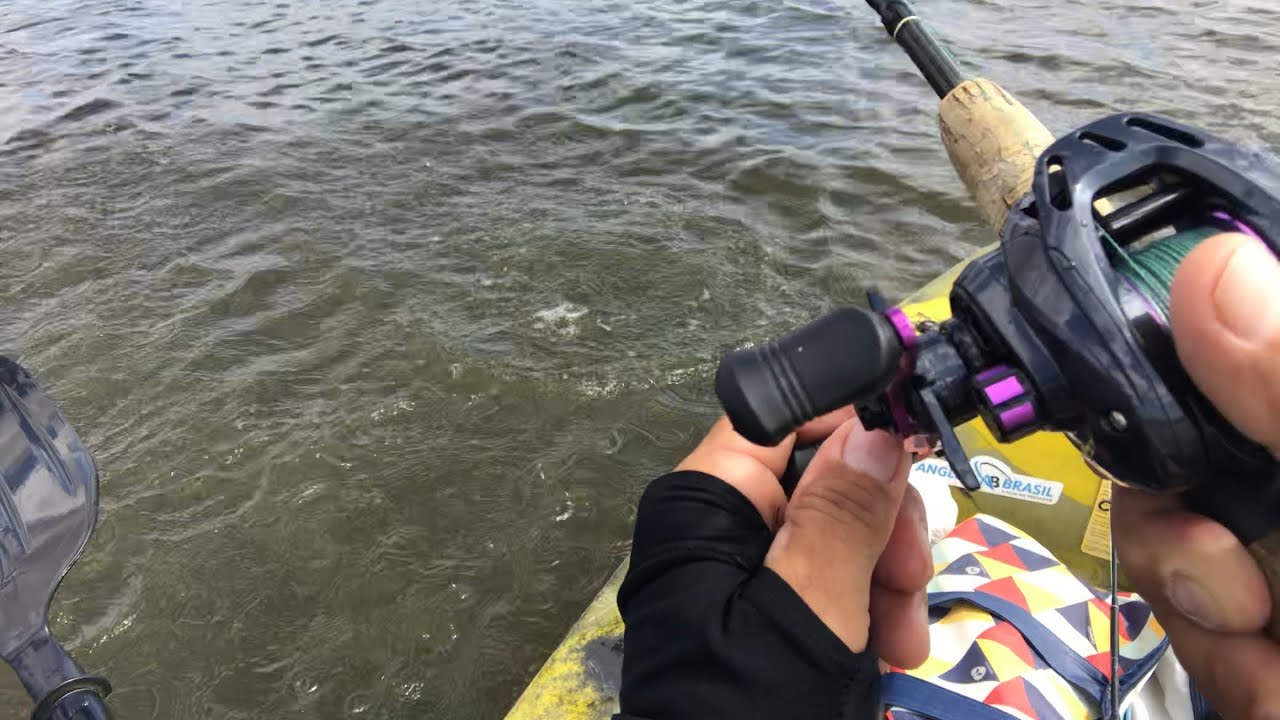 Pescaria com carretilha SOUGAYILANG. Com direito a um tucunaré no susto. 😱