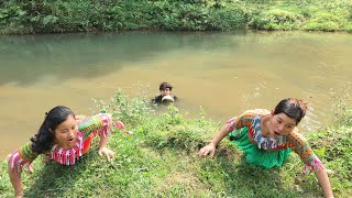 Primitive Survival - Two Ethnic Girls Meet Fishman Catching Fish Underwater