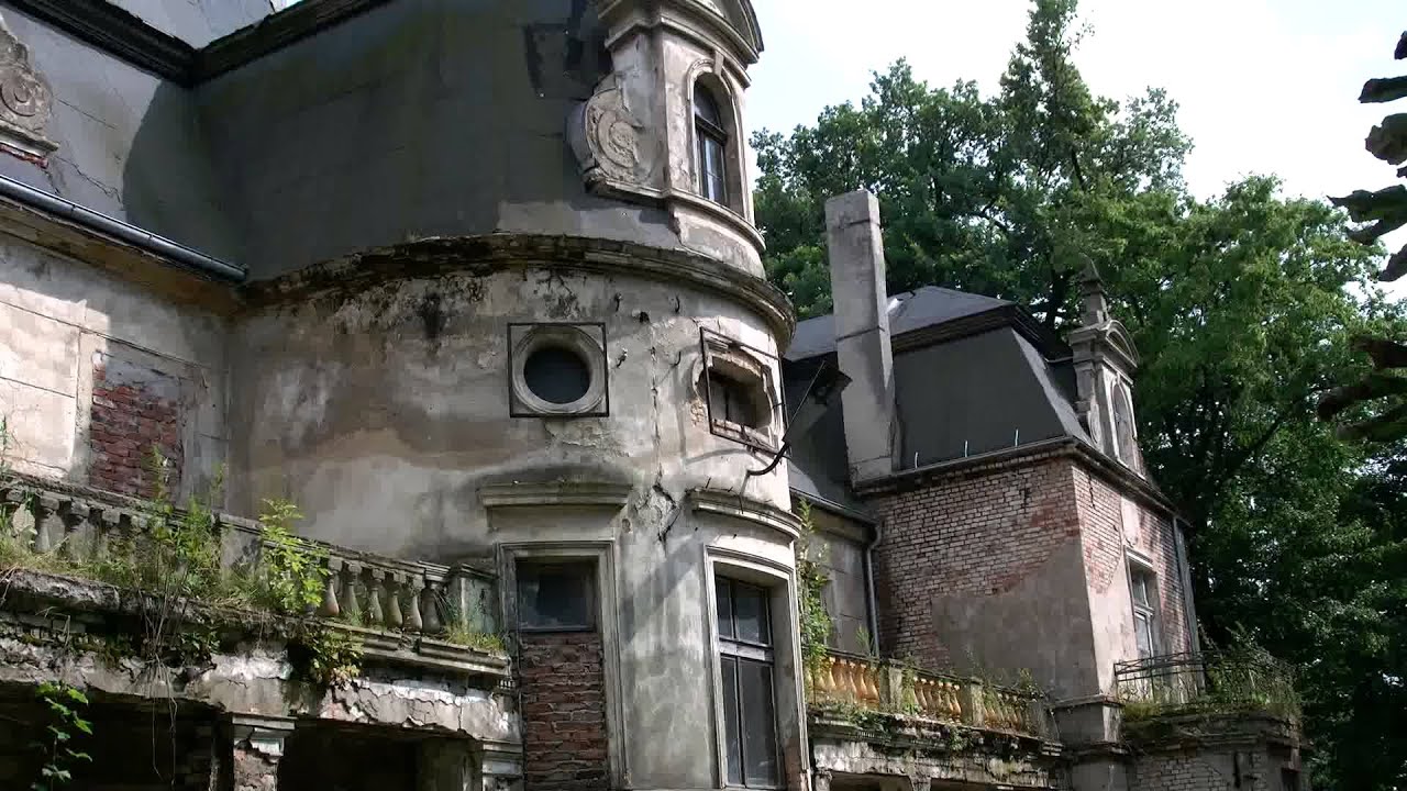 Opuszczony pałac w Kębłowicach w okolicach Wrocławia