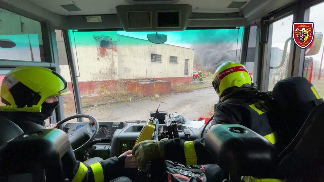 Bojové rozvinutí metodikou IFA a přístup k hořícímu automobilu s neznámým pohonem
