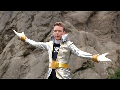 Super Megaforce - Rangers Morph and Gokaiger Roll Call | Power Rangers Official
