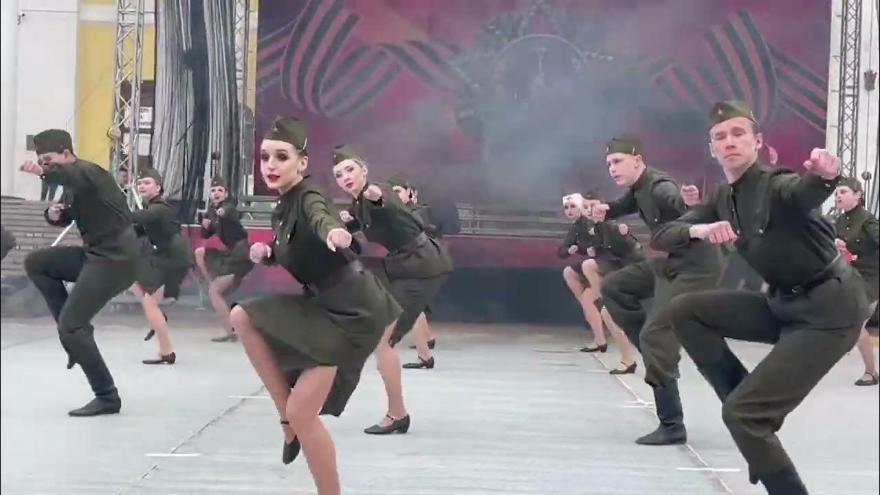День победы танец. Песни победы школа. Танец 9 мая школьный концерт. Танцы май легаси нижний тагил. Танец 9 мая школьный концерт.