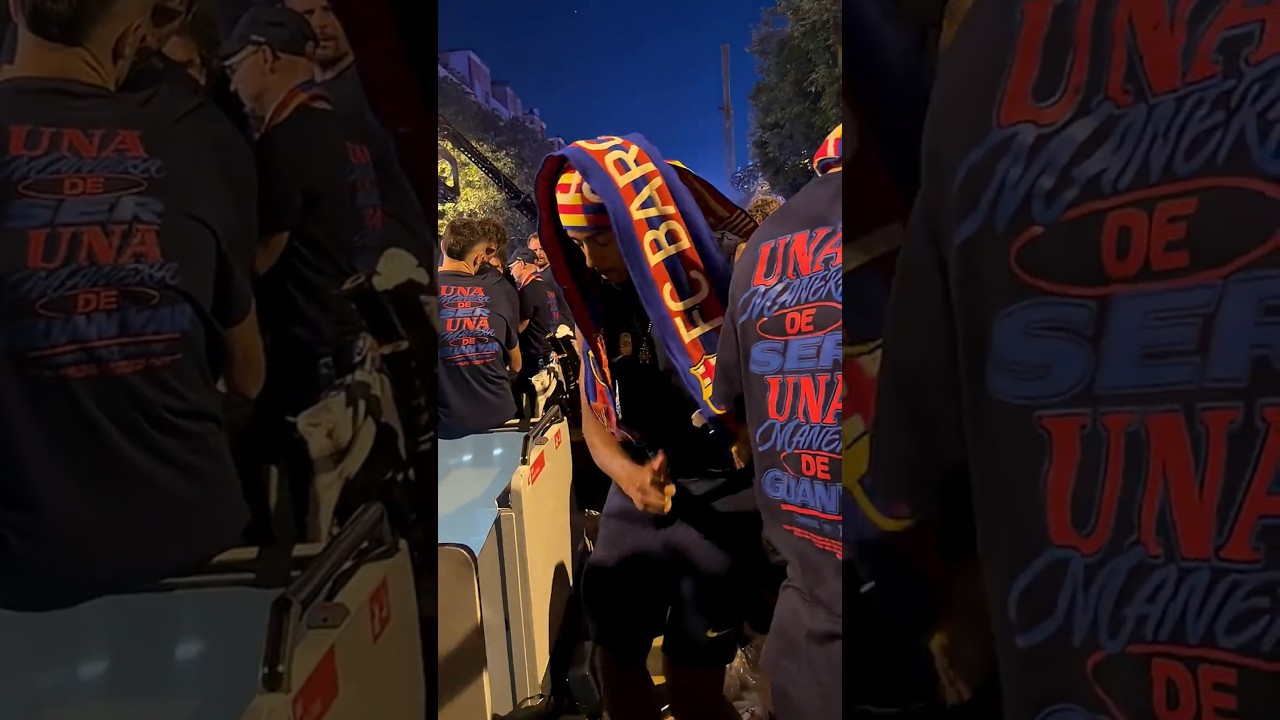 Kounde got moves 🕺 #shorts #fcbarcelona #kounde