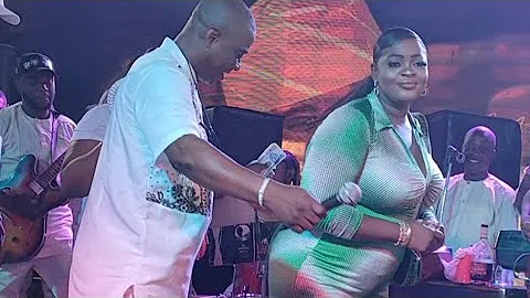 SEE HOW ENIOLA BADMUS ROCK STAGE WITH K1 DE ULTIMATE AT ALL WHITE PARTY