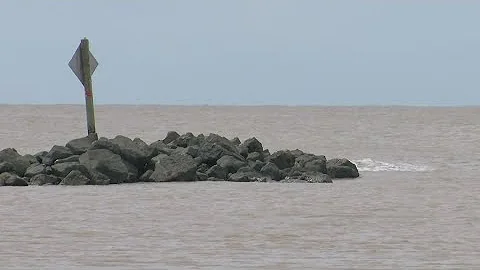 Mother and her two daughters drown in the Gulf in ...