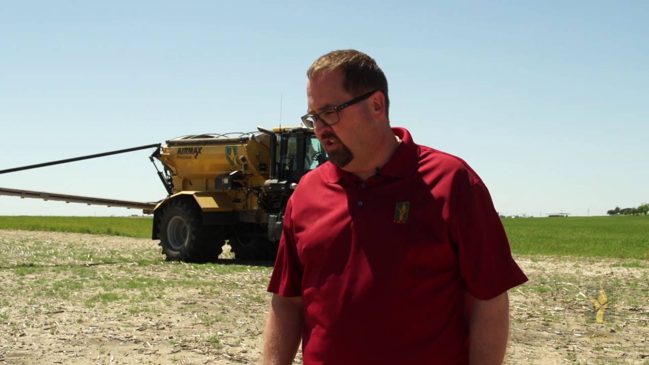 GCC Corn Prep Late Season Fertilizer Application May 6 2016