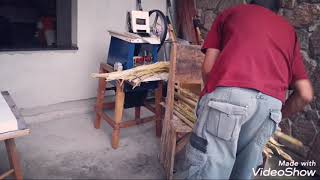 Moedor de cana antigo , restaurado e motorizado