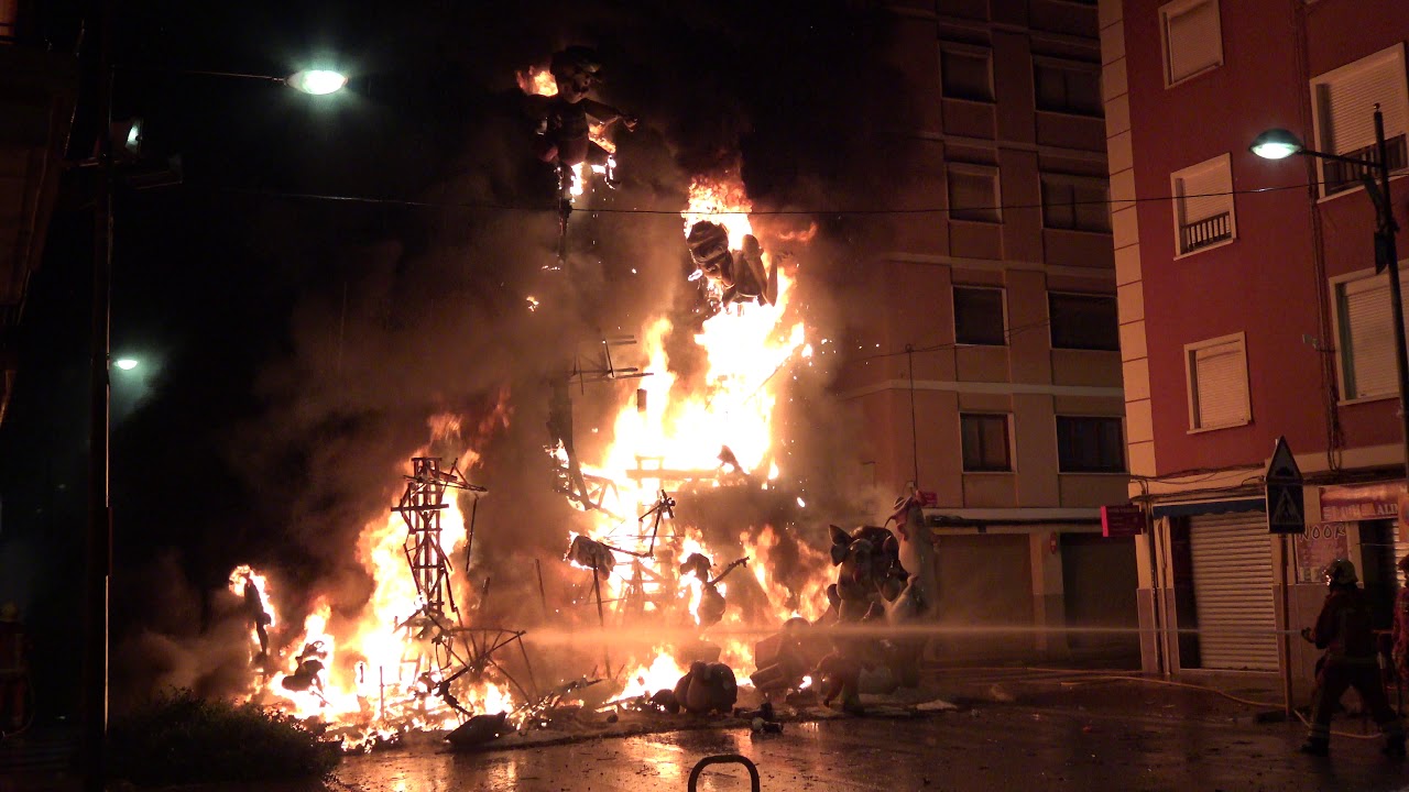 4K/CREMA FALLA GRANDE MAESTRO SERRANO DE PAIPORTA/19.03.2019