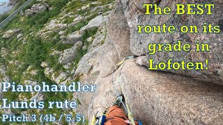 Scrambling up into a steep groove and nice jamming  - Pianohandler Lunds rute (pitch 3 - 4b / 5.5)