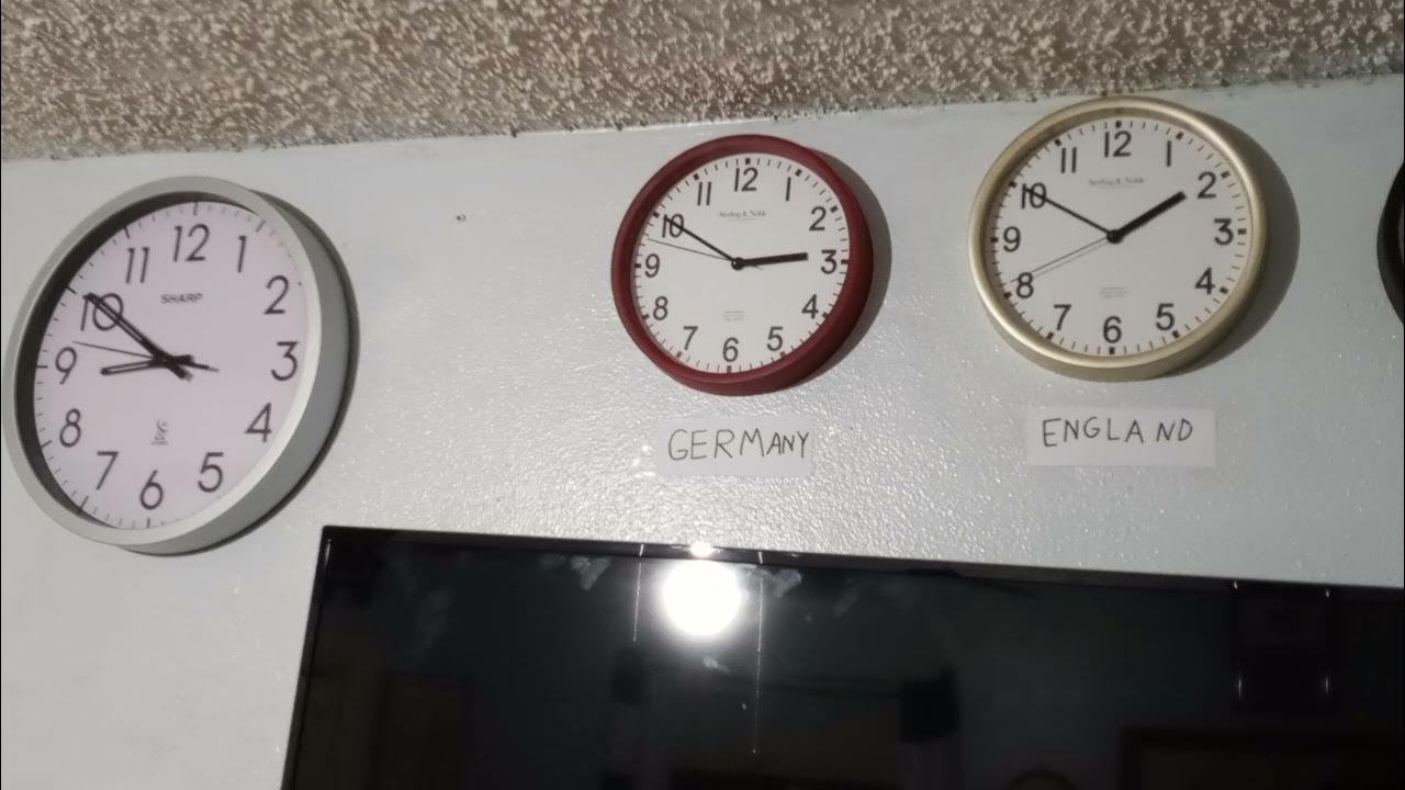 Second hands in sync on Atomic clock and 2 world clocks YouTube