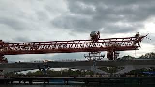 Crane action on HS2's Dominique!! Three move in synch!!