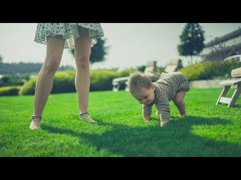 Videó: Hány évesen használhatja a baba tolójárót?