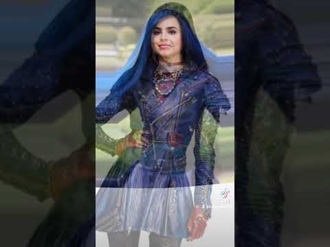 Video: Sofia Carson Taler Ny Musik, Descendants 2 Og Hendes Mode Favoriserer