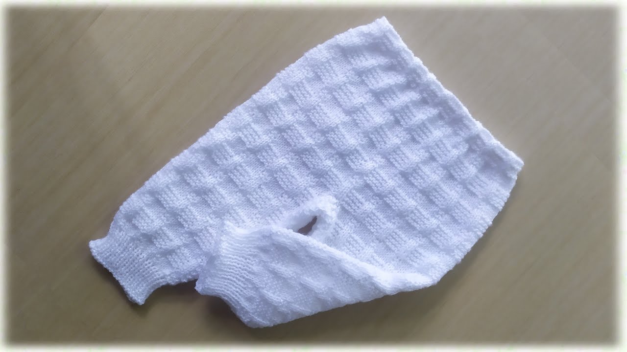 PANTALONES EN DOS AGUJAS PARA BEBÉS DE 0 A 3 MESES AJUAR CON PUNTO CESTA