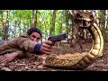 銃 VS ヘビ | アナコンダ4 | 映画シーン