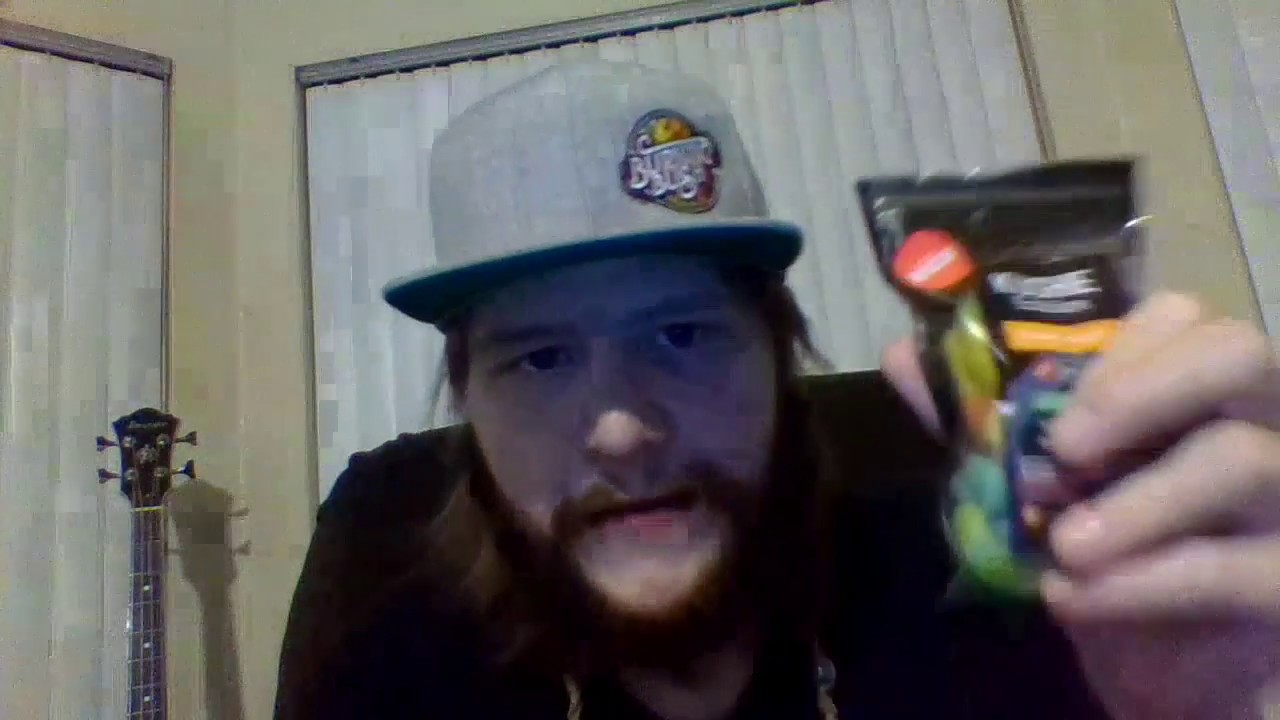 Late night snack review of Kushie Edibles with calicapable jeff